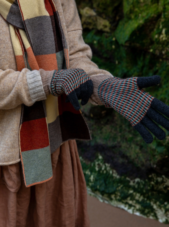 Marl Gloves | 2 Colours | Lambswool | UK Made | by ROVE - Lifestory