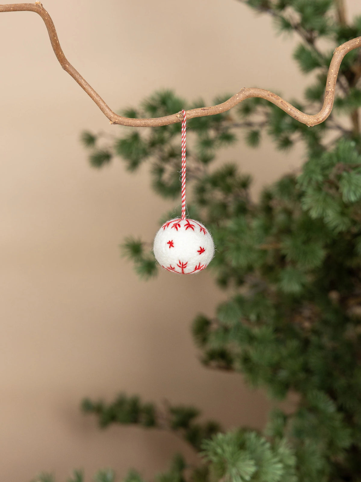 Storefactory Kullsta White hanging decoration in Fairtrade Wool