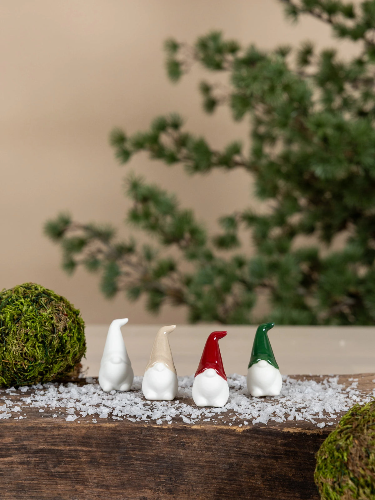 Storefactory Malte miniature Santa Ceramic Ornament - Family