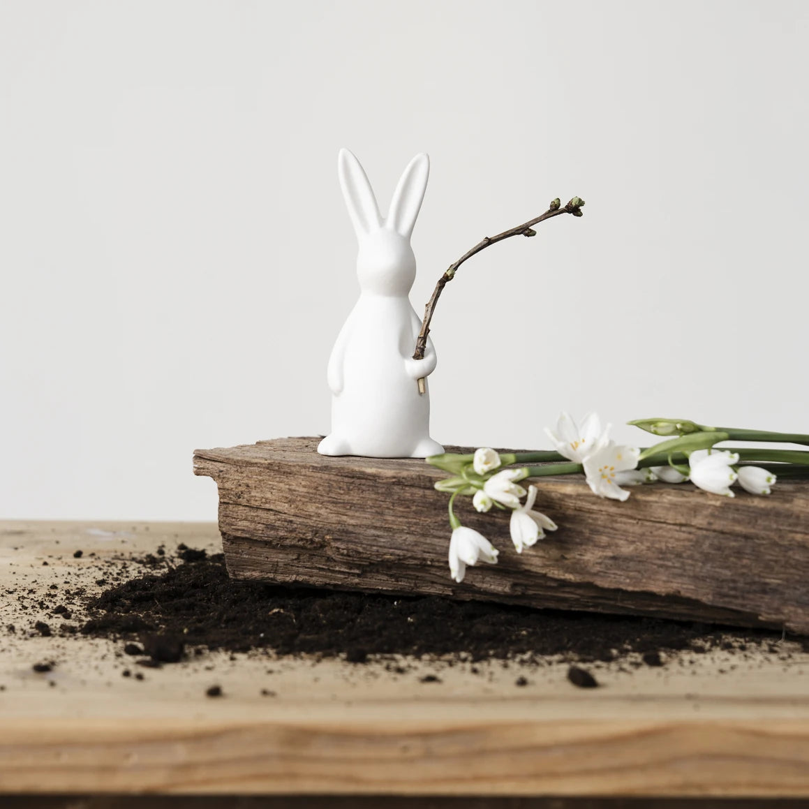 Storefactory 'Svea' Small Ceramic Bunny in Matte White - Lifestory