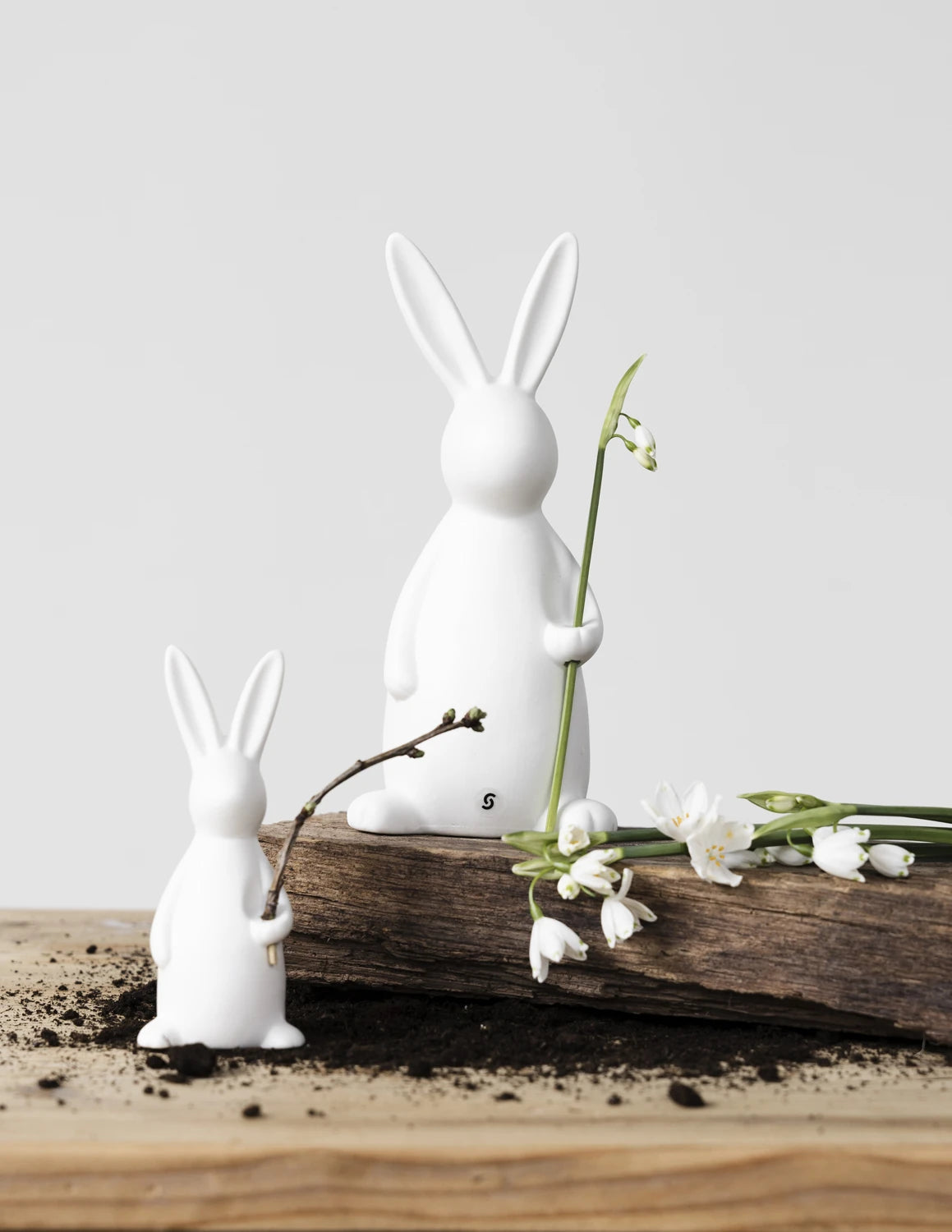 Storefactory 'Svea' Small Ceramic Bunny in Matte White - Lifestory