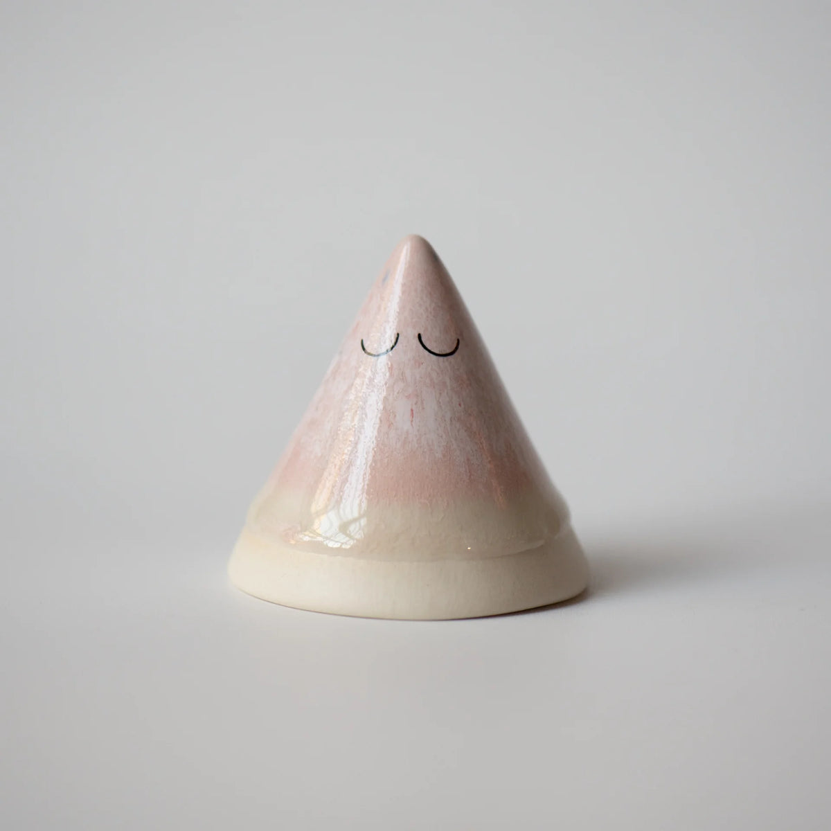 Studio Arhoj Familia Figurine, Fuji | Coco in Pink Glaze