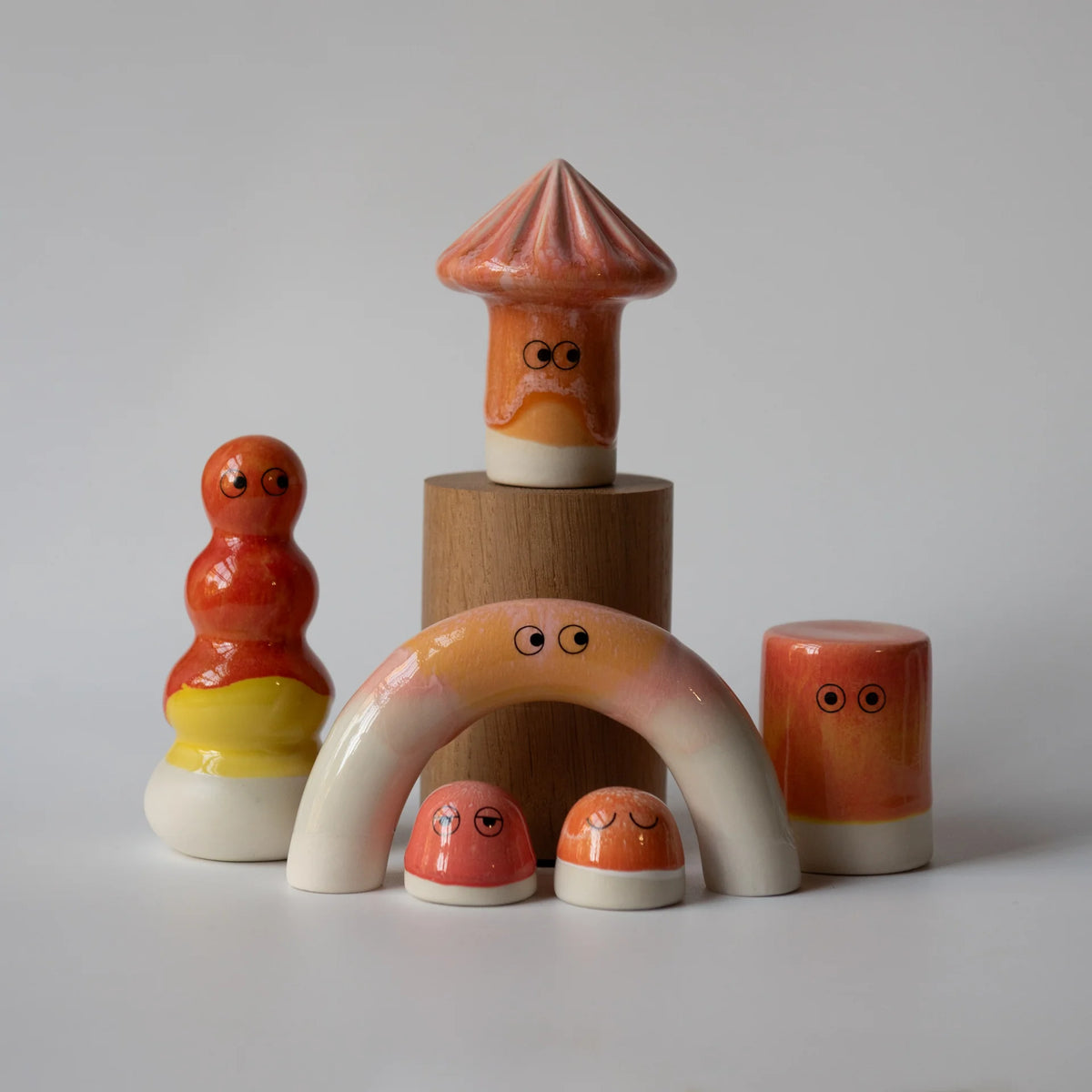 Studio Arhoj Familia Figurine Buto | Jayne in Orange Glaze