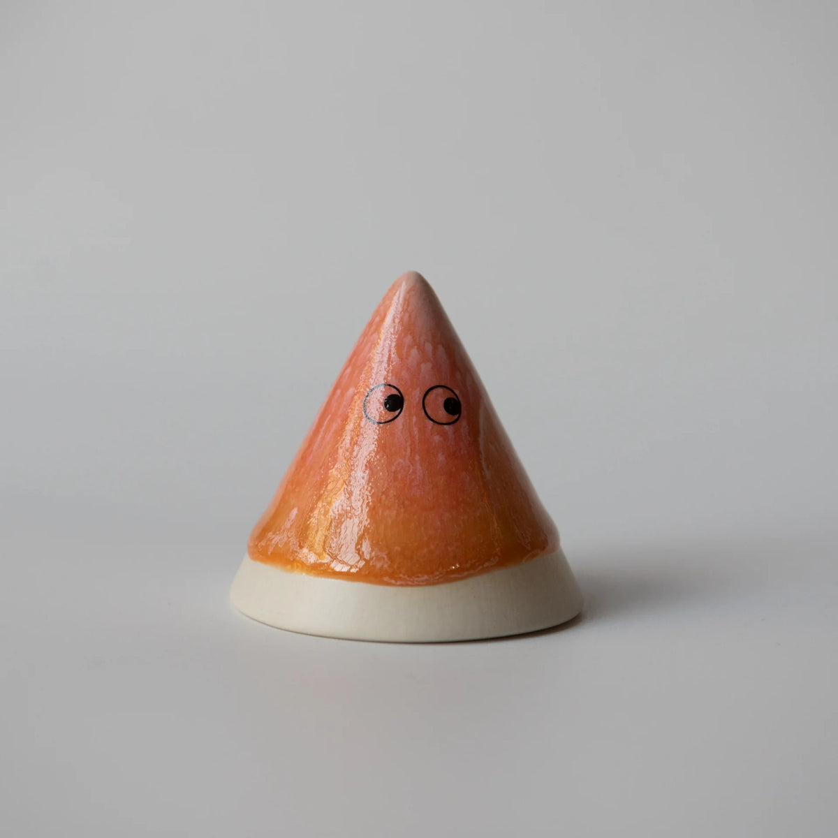Studio Arhoj Familia Figurine, Fuji | Ana in Peach Glaze