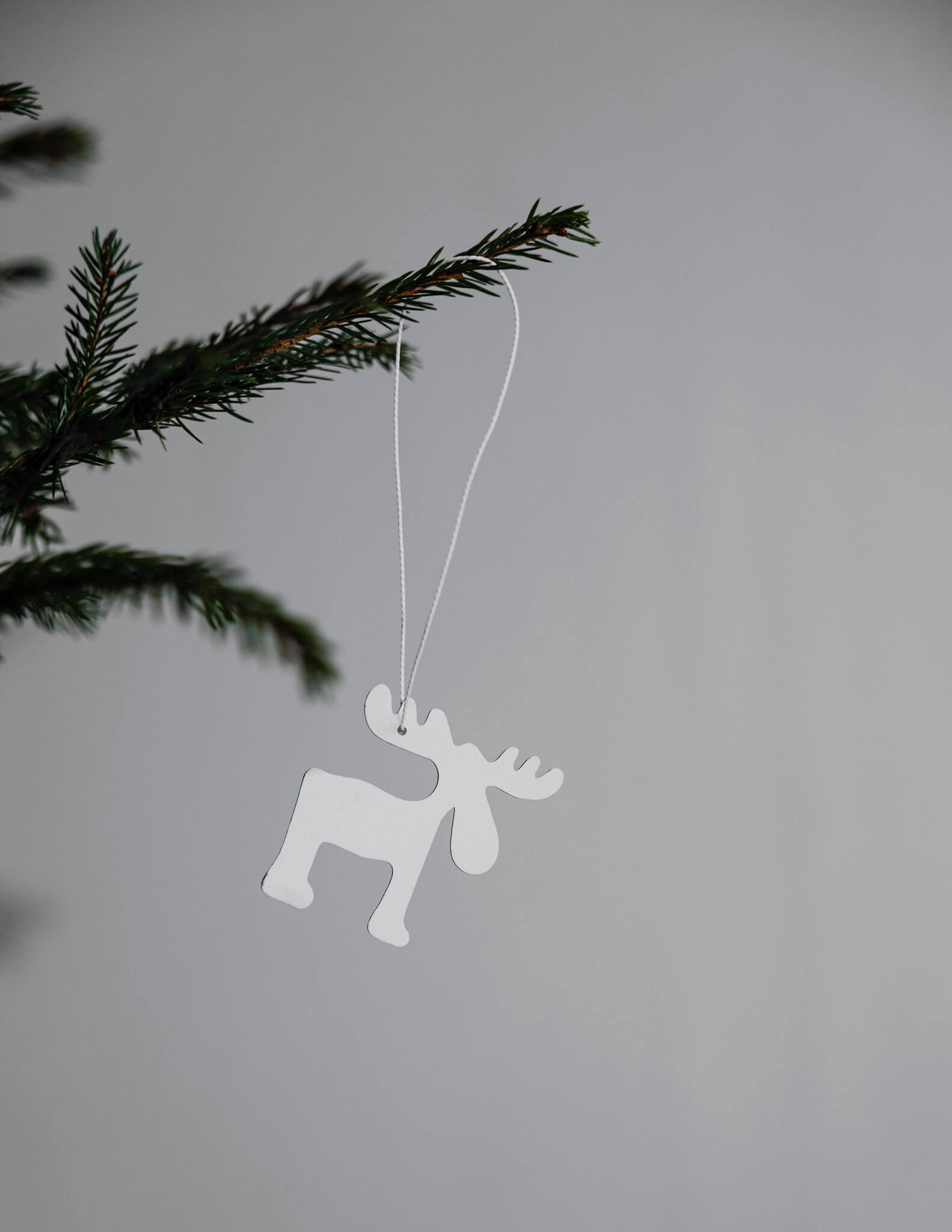Yngve Moose Decoration | White or Brown | by Storefactory - Lifestory