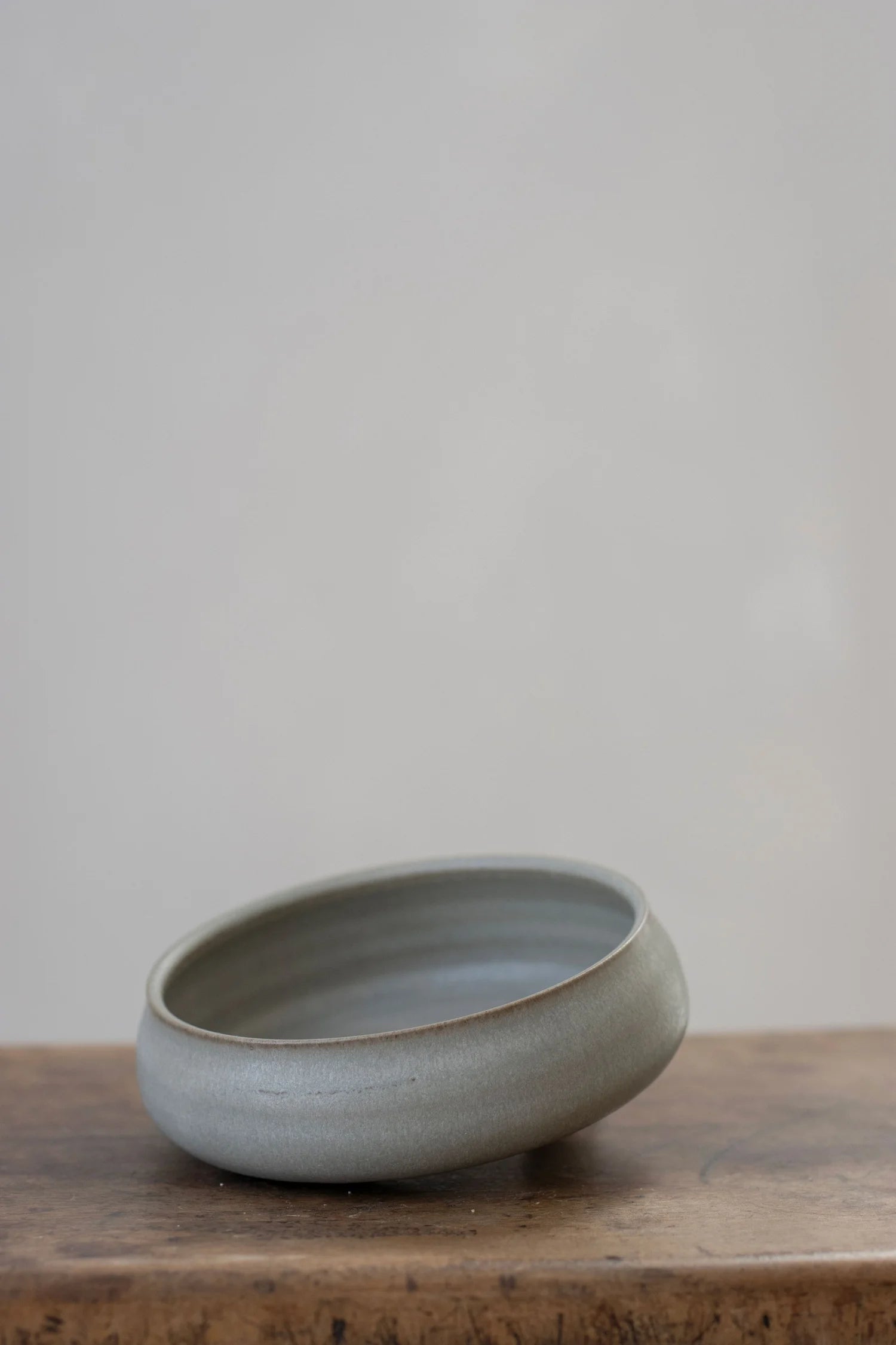 Curved Side Bowl | Feather Grey | by Borja Moronta