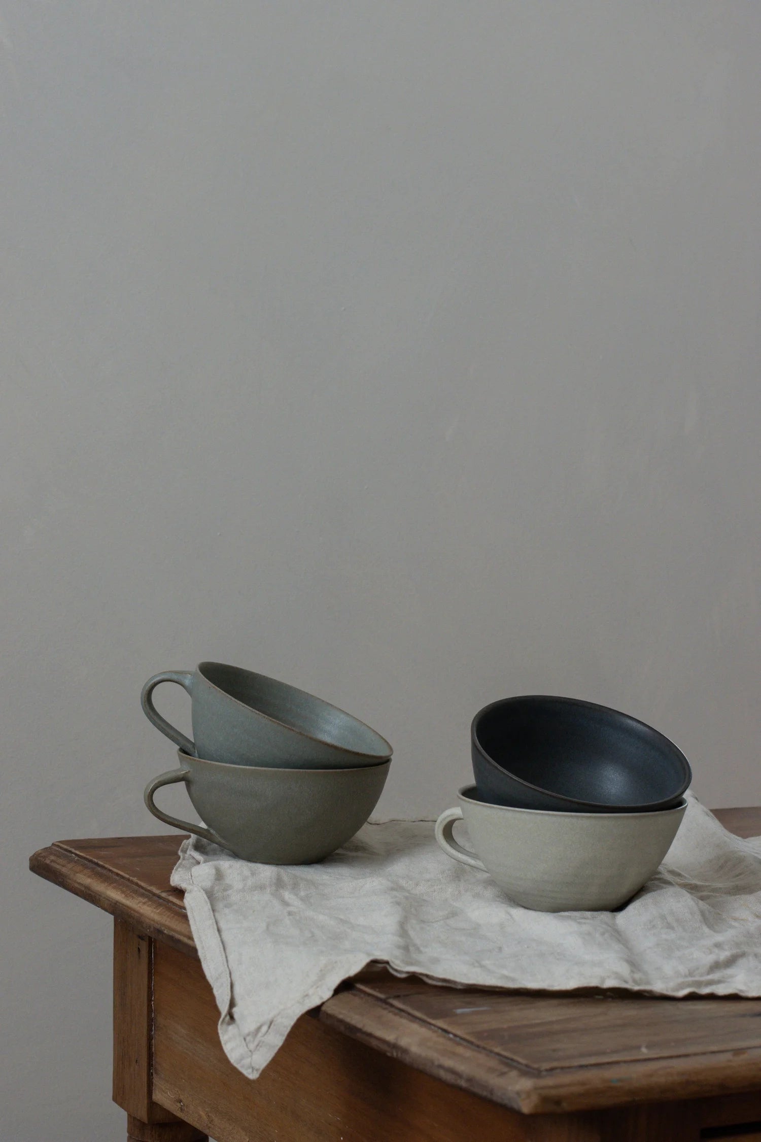 Curved Cup | Mist Blue | by Borja Moronta