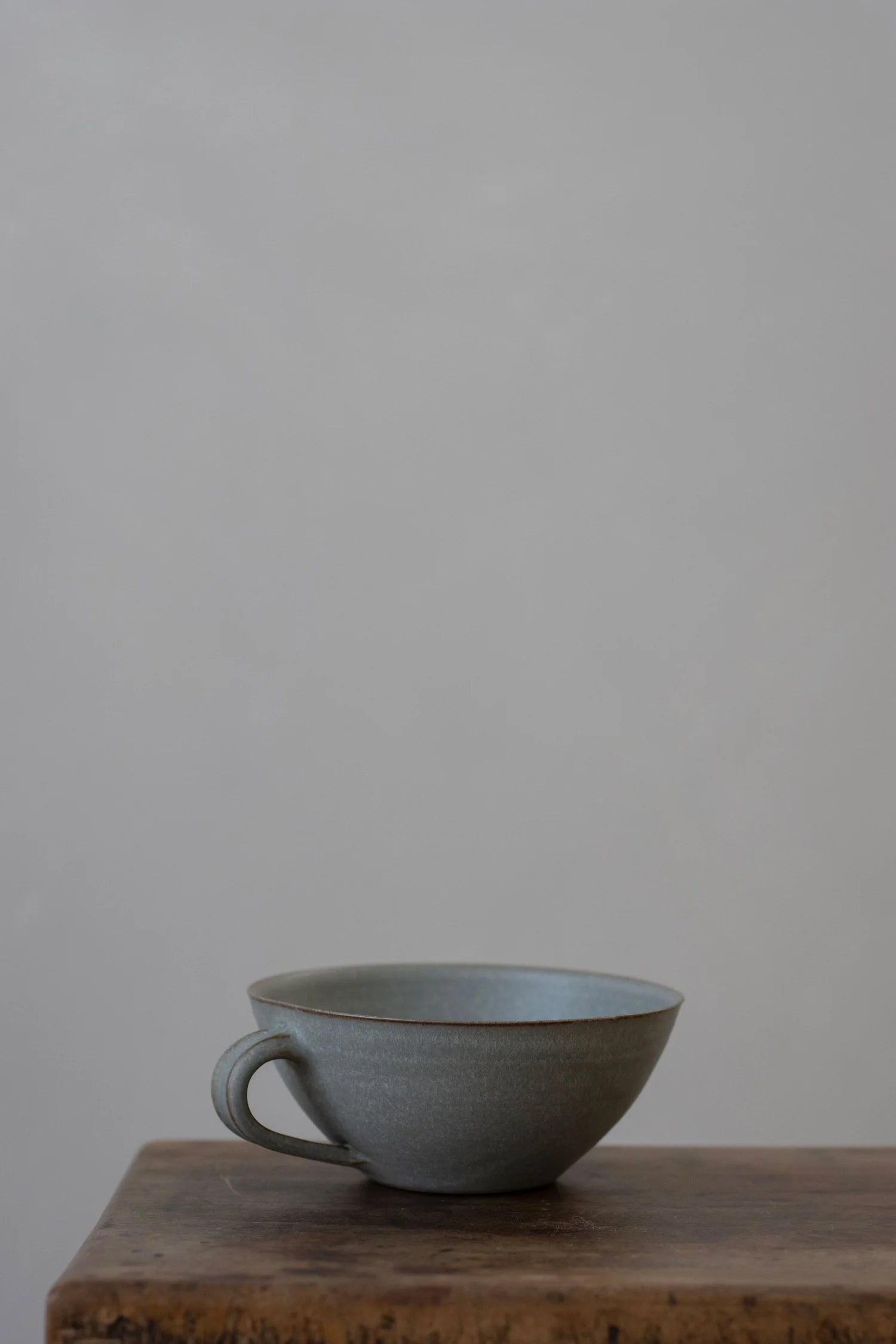 Curved Cup | Mist Blue | by Borja Moronta - Lifestory