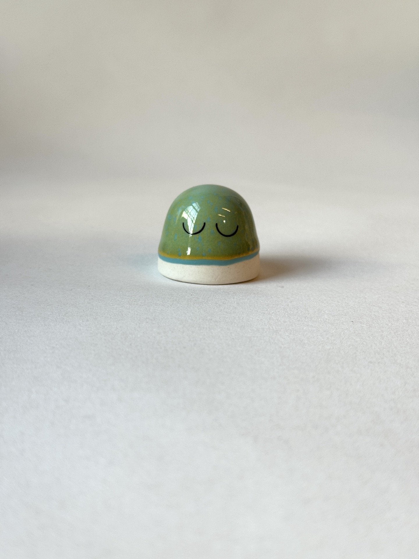 Familia Figurine | Dot | Mossie | by Studio Arhoj