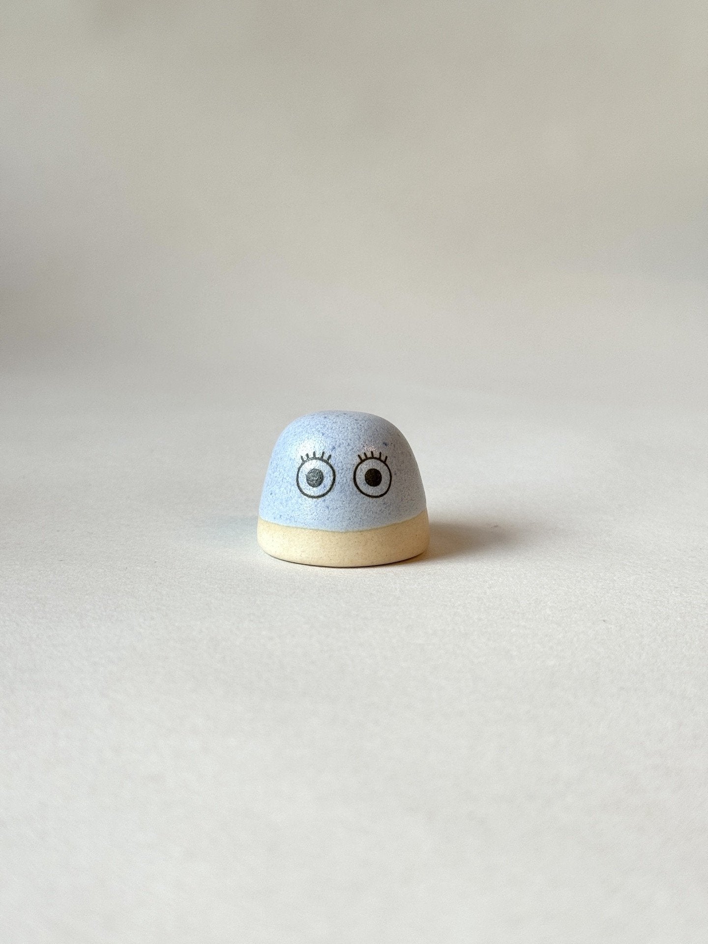 Familia Figurine | Dot | Malcolm | by Studio Arhoj