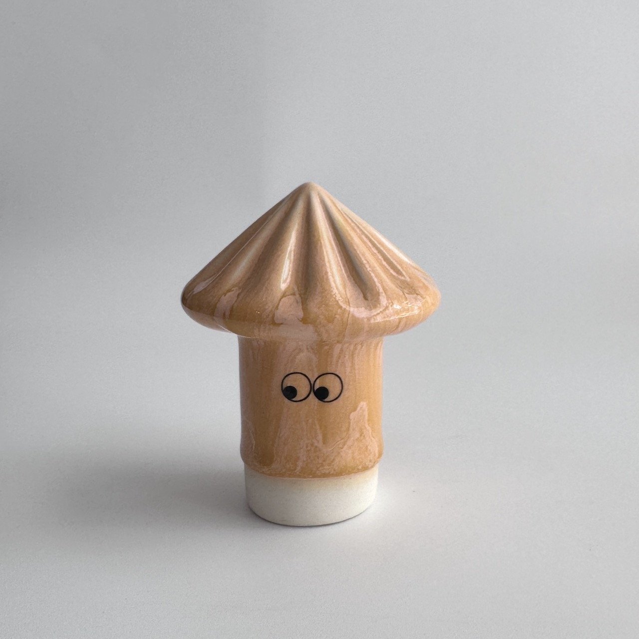 Familia Figurine, Osu | Hughie | by Studio Arhoj - Lifestory