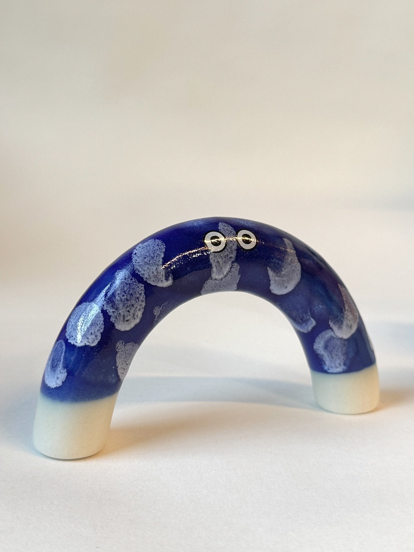 Familia Figurine | Niji | Benny | by Studio Arhoj