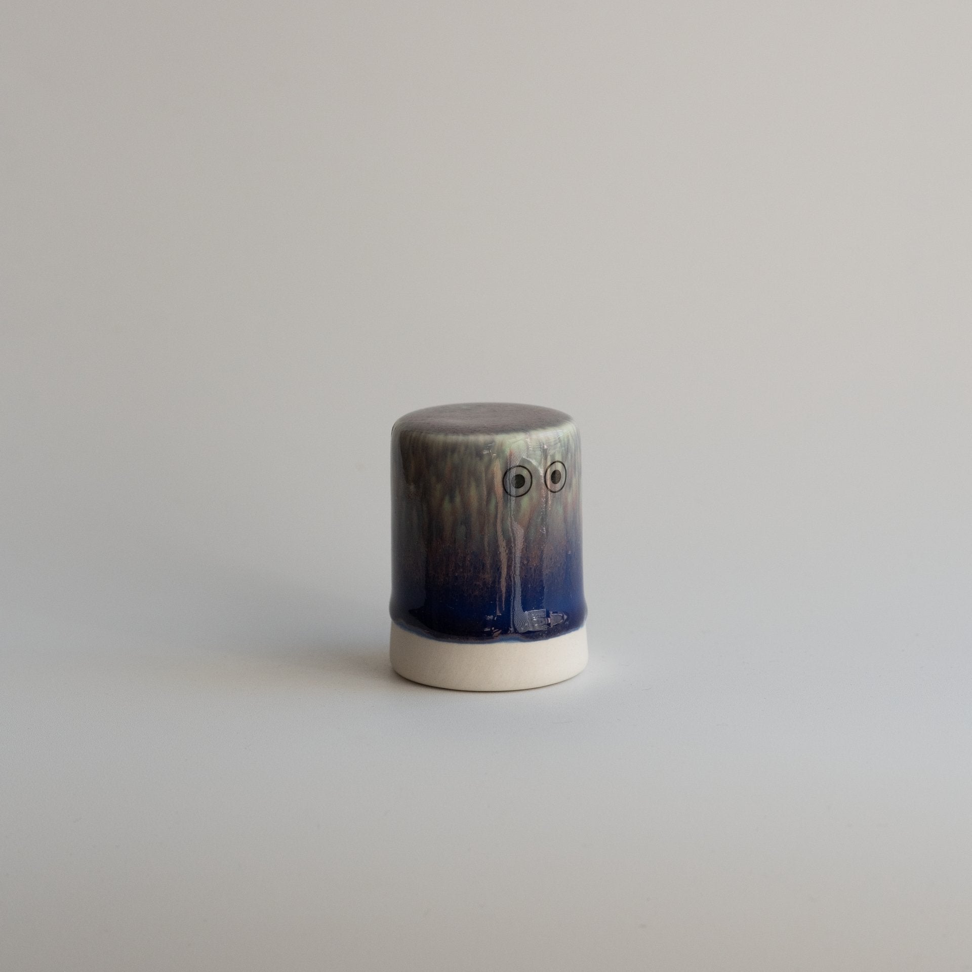 Familia Figurine | Buto | Inky | by Studio Arhoj