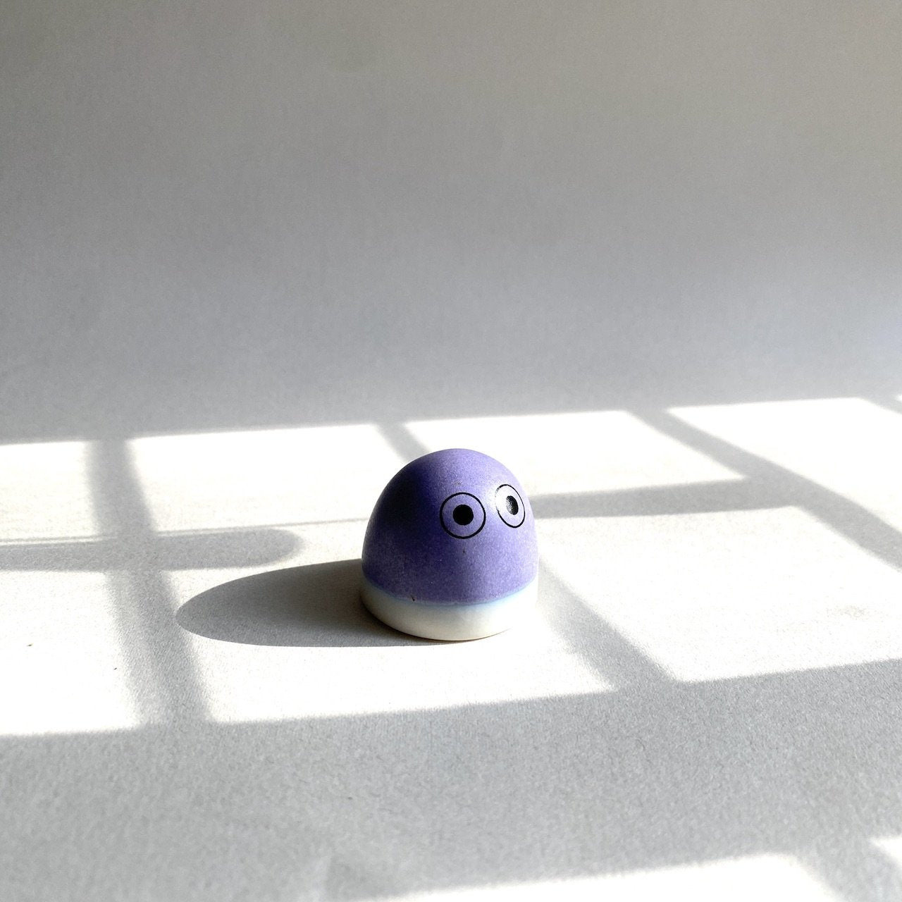 Familia Figurine | Dot | Purple Rain | by Studio Arhoj