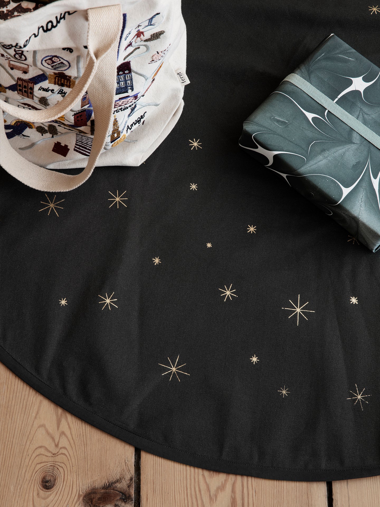 Star Christmas Tree Blanket | Various Colourways - Lifestory