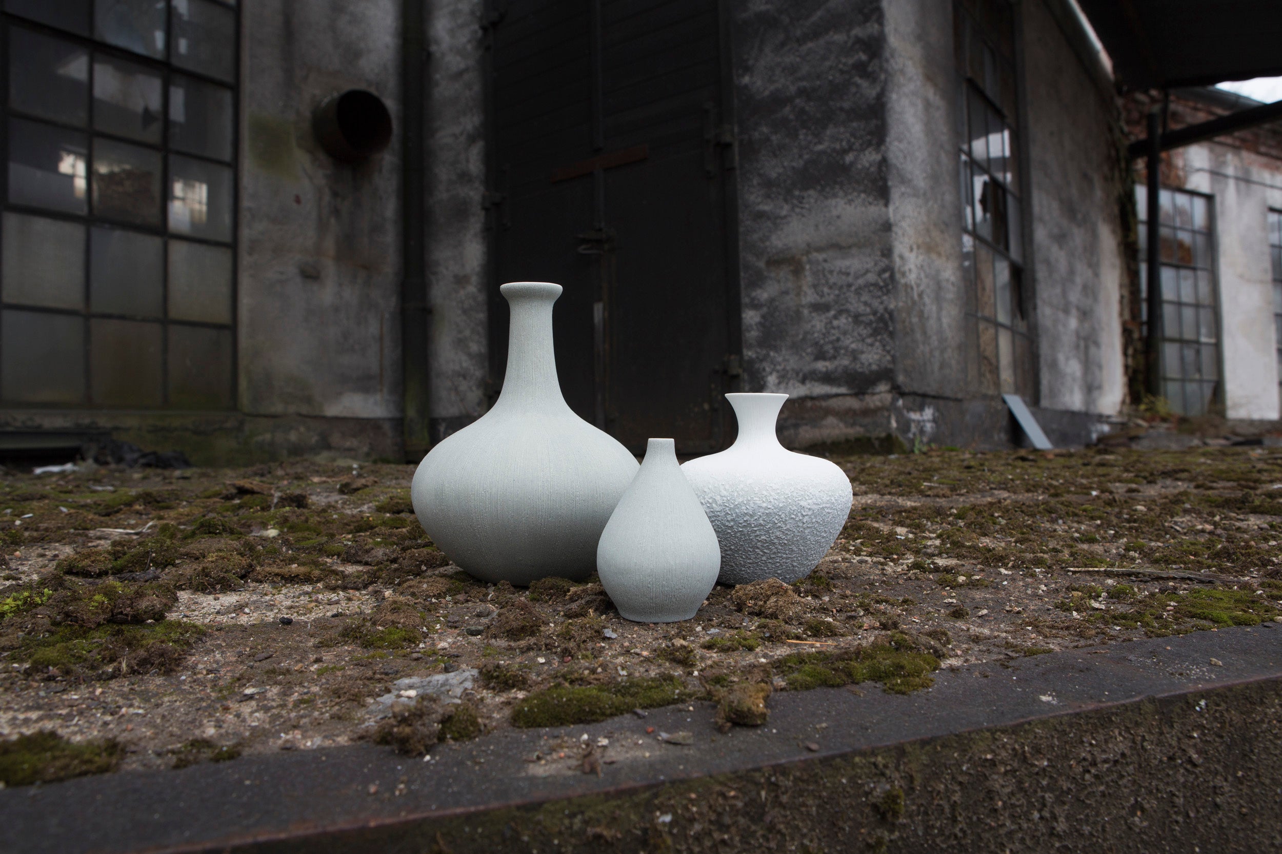 Small Bud Vase 'Kobe' In Stone Stripe - Lifestory - Lindform