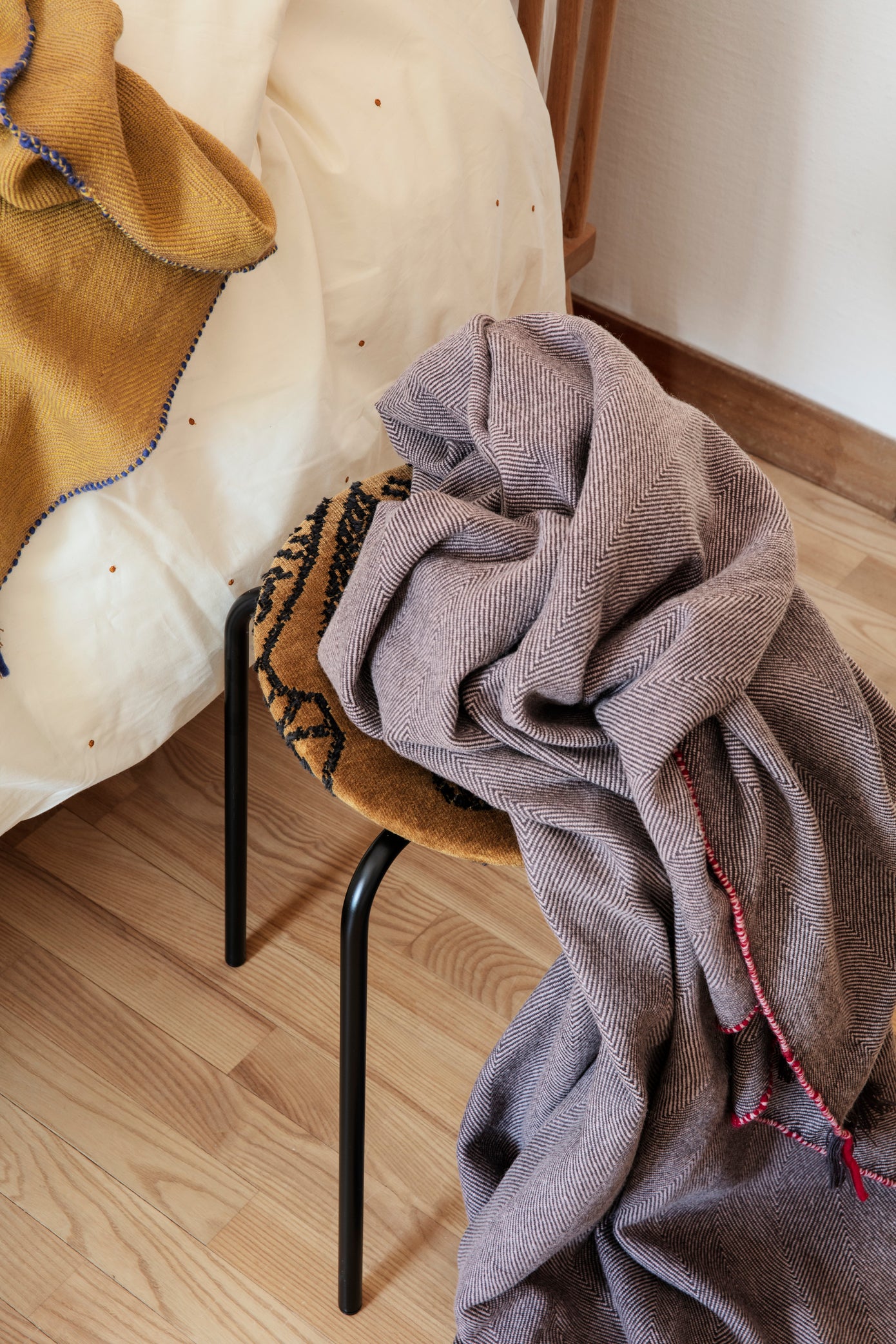 Herringbone blanket in cotton lambswool | Off-White - Lifestory
