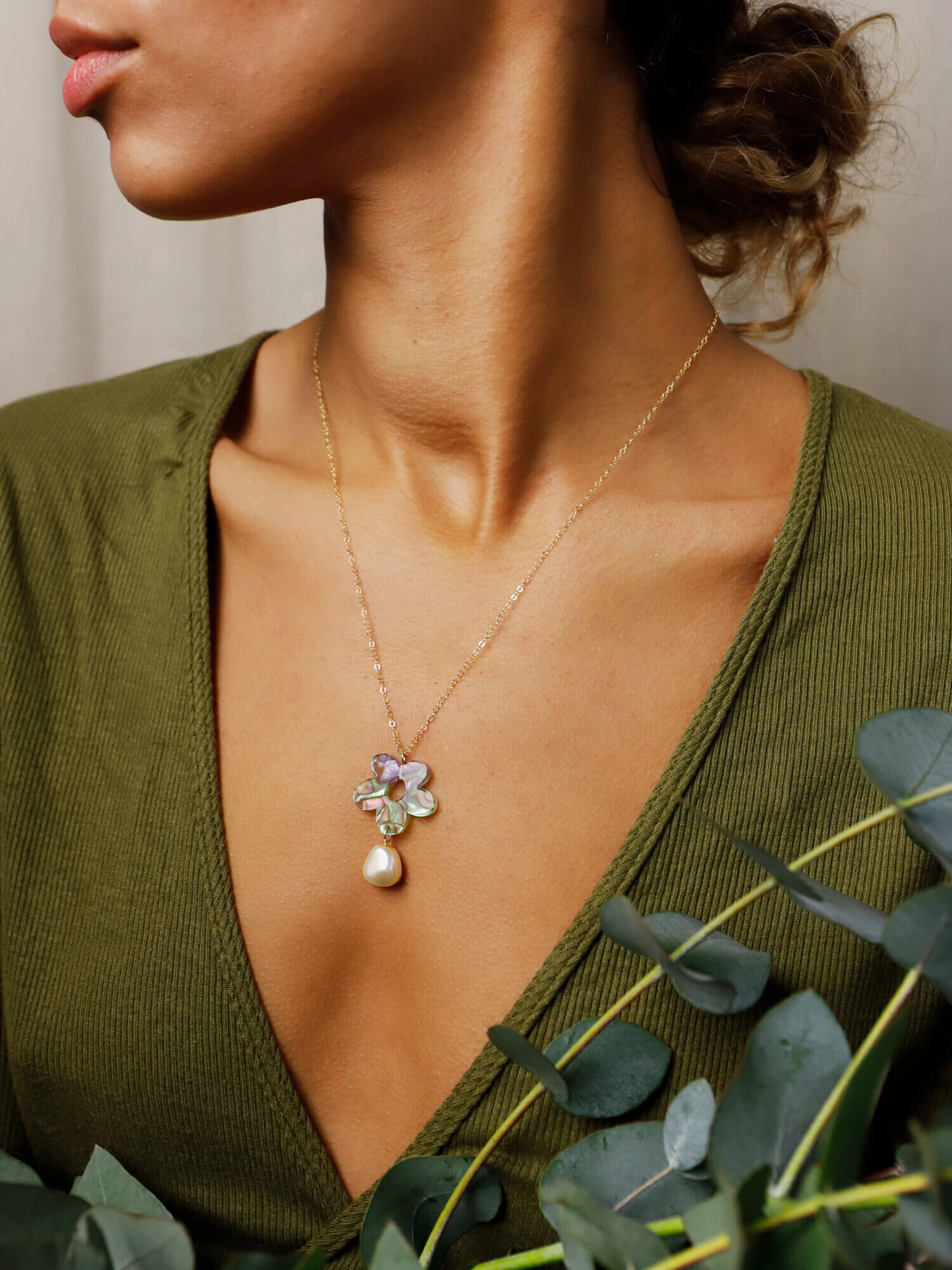 Billie Necklace | Iridescent Ripple & Glass Pearl | by Wolf & Moon - Lifestory - Wolf & Moon