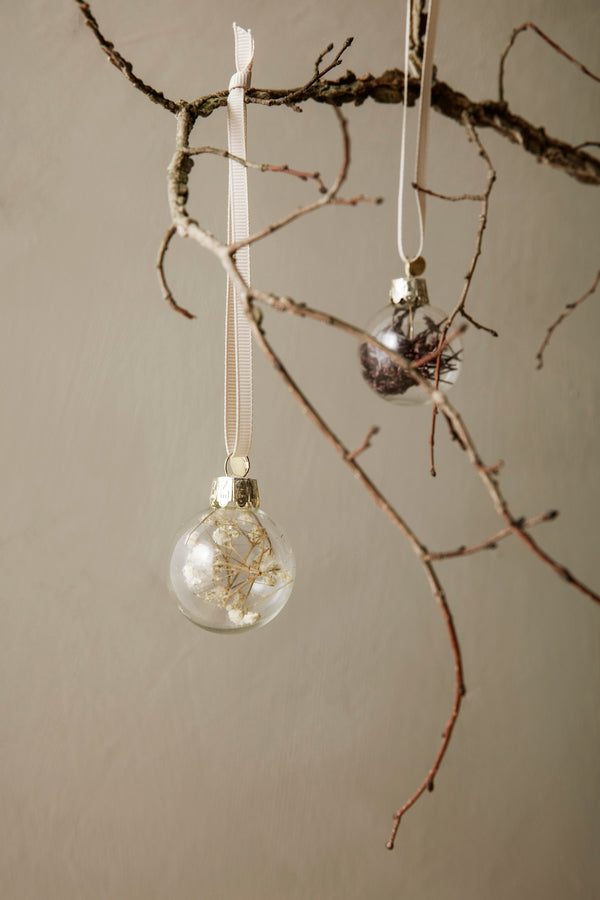 Flora Ornaments | Medium | Set of 4 Baubles with Flowers | Off-white - Lifestory - ferm Living