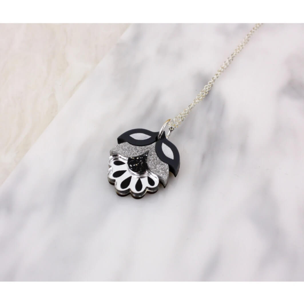 Flora Mini Pendant Necklace | Silver | by Rosa Pietsch - Lifestory - Rosa Pietsch