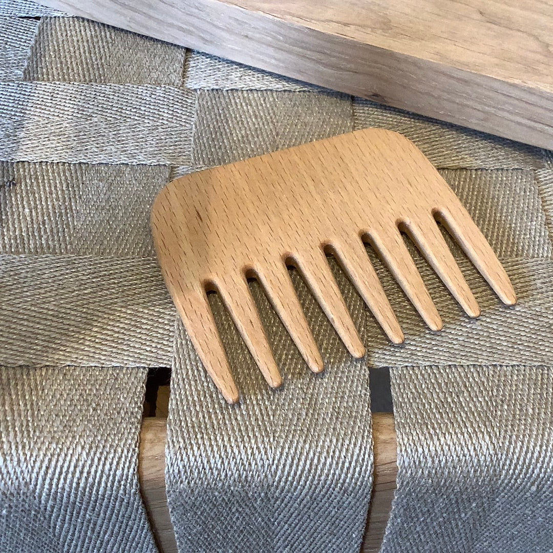 Wide toothed comb in beech wood - Lifestory - Redecker