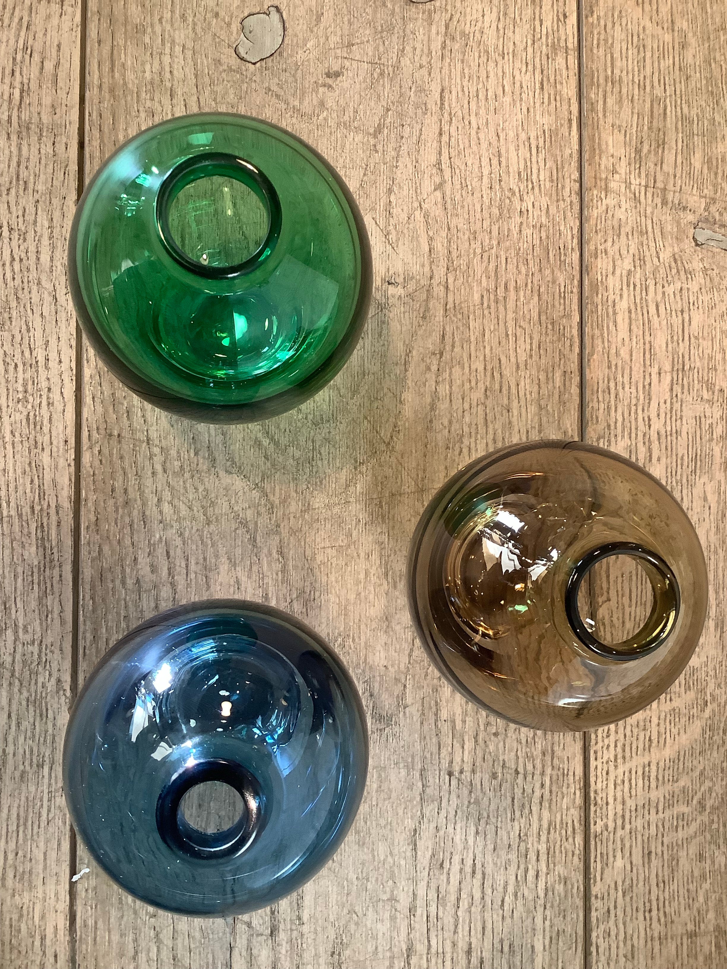 Ebba Vase | Medium | New Green | Glass | by Lindform - Lifestory - Lindform