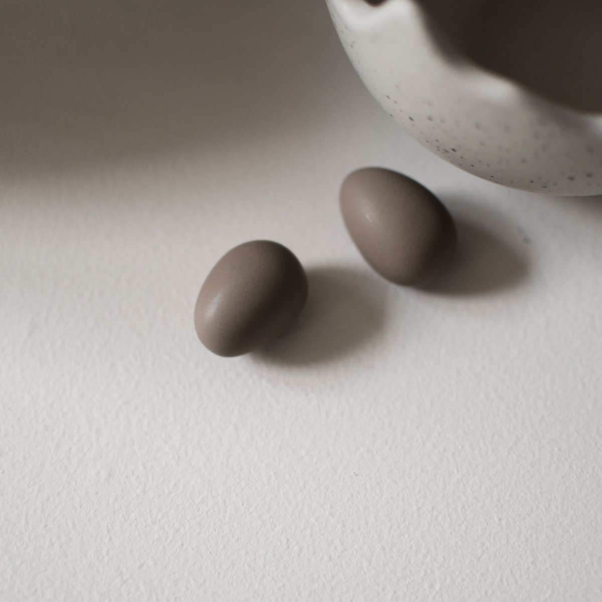 Deco Eggs | Dust Colour | Ceramic | by DBKD - Lifestory - DBKD