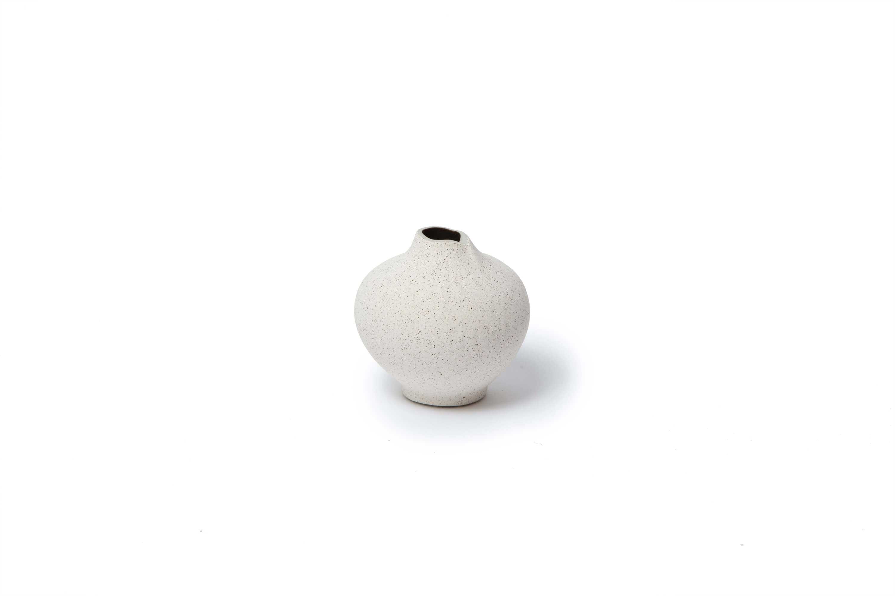 Line Vase | Small | Sand White | by Lindform - Lifestory - Lindform